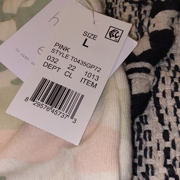 Girls joggers and sweatshirt - Picture 5 of 5